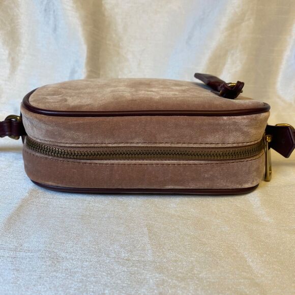 NEW w Tags J Crew Pink Velvet Crossbody Bag Signet Camera Small Crossbody Purse - Picture 4 of 10